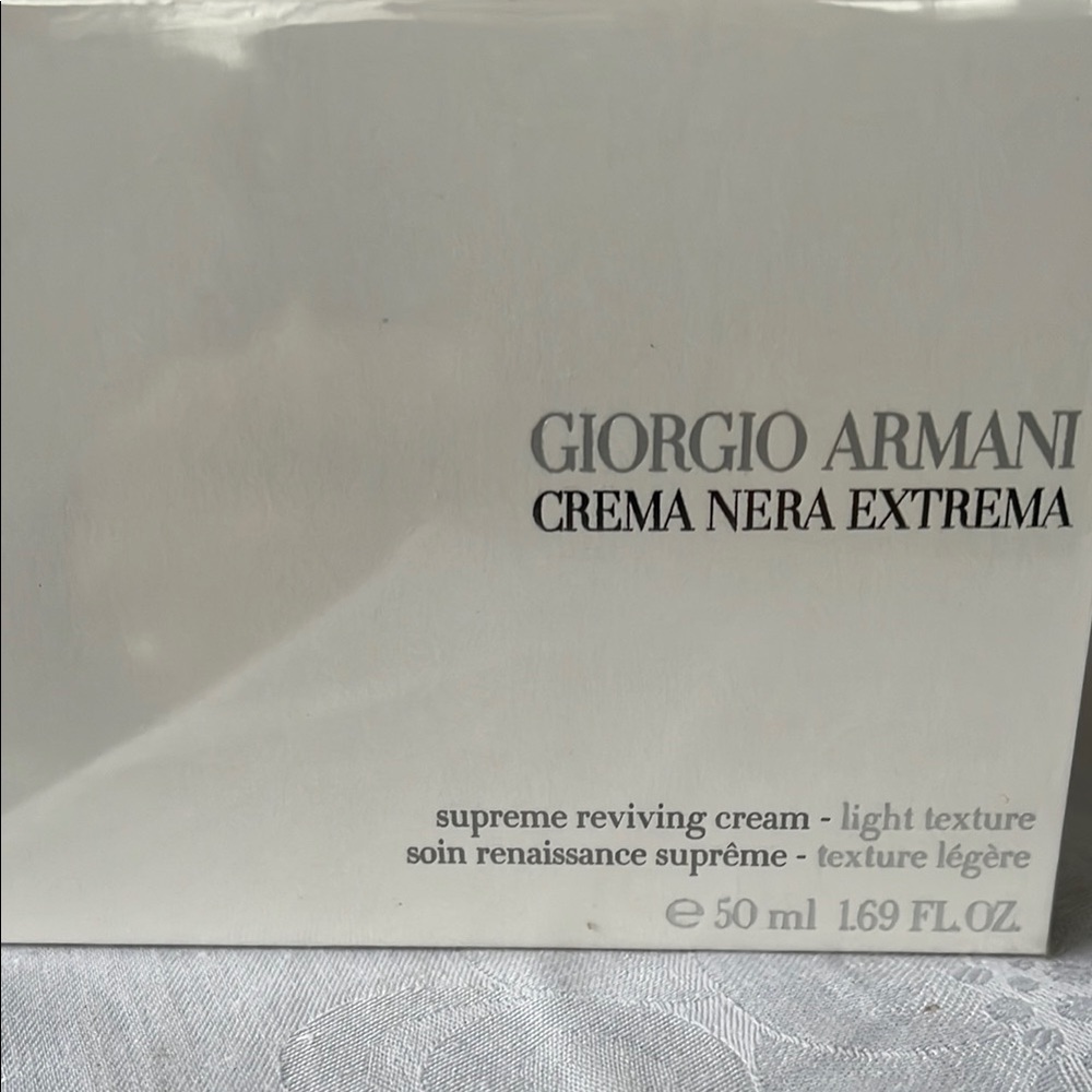 Giorgio Armani Crema Nera Extrema Supreme Reviving Cream - White